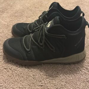 Columbia Fairbanks Mid Hiking Boots